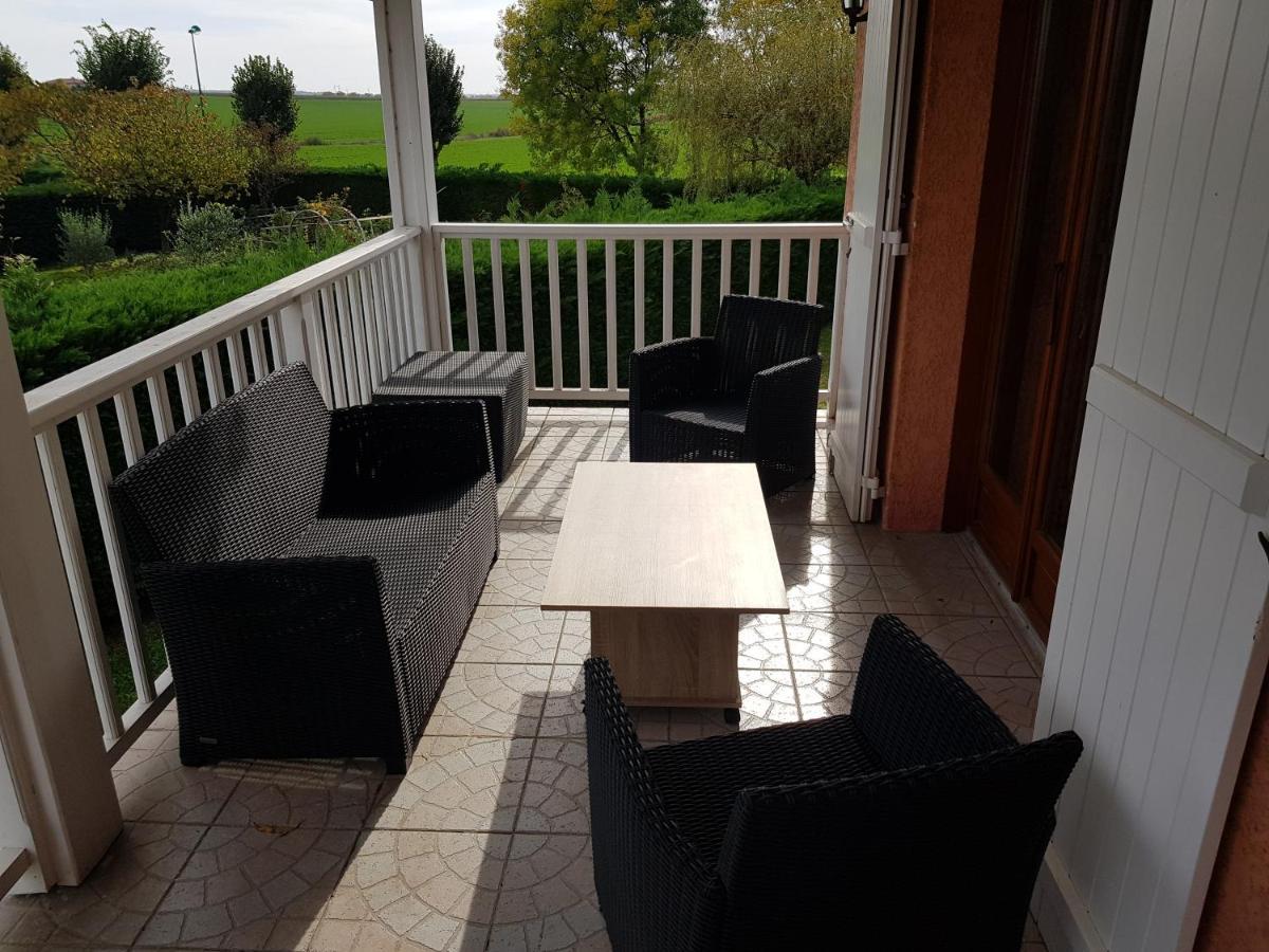 Appartamento Grand Avec Cheminee Dans Maison, Parking Gratuit