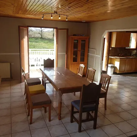 Grand Appartement Avec Cheminee Dans Maison, Parking Gratuit Mionnay Buitenkant foto
