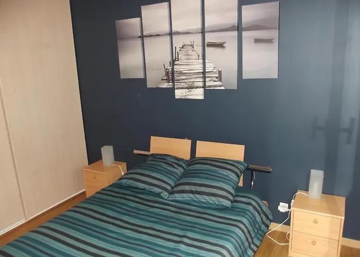 Grand Appartement Avec Cheminee Dans Maison, Parking Gratuit